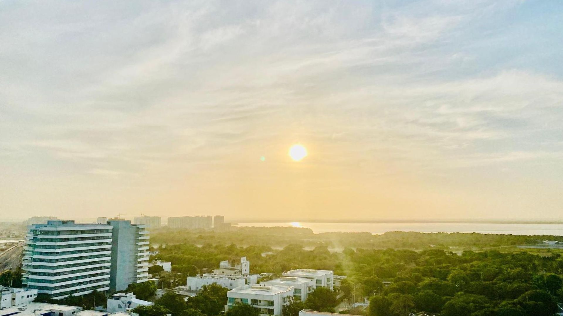 Apartamento- Vista A La Ciudad Apartamento *